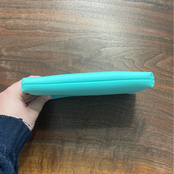 NIB CHANEL NEOPRENE MAKEUP POUCH TIFFANY BLUE - Picture 5 of 9